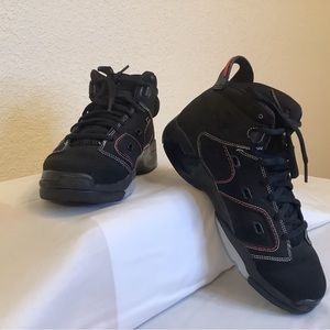 Men’s Youth Jordon Tennis Shoes